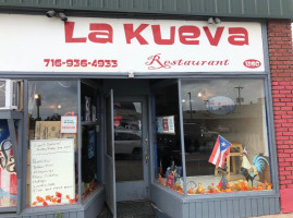 La Kueva outside