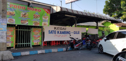 Sate Kambing Pak Nyoto outside