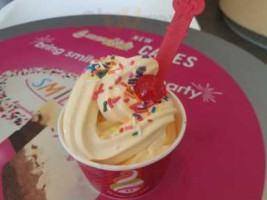 Menchie's Frozen Yogurt food