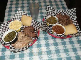 Dickey's Barbecue Pit food