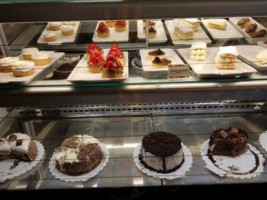 Caramella Cafe E Confeitaria food