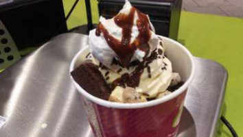 Menchie’s Frozen Yogurt food