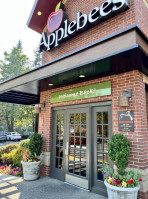 Applebee's outside