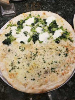 Strato's Pizza Kitchen food