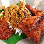 Liekin Nasi Kukus Kelate food