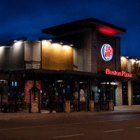 Boston Pizza inside