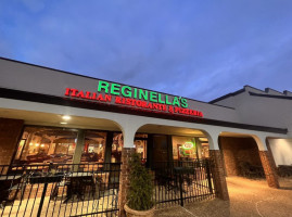 Reginella's Italian Pizzeria food