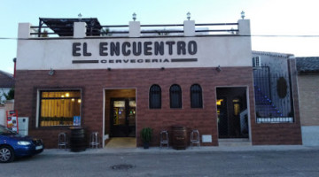 Cerveceria El Encuentro outside