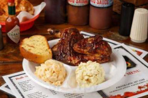 Georgia Bob's Barbecue Company food