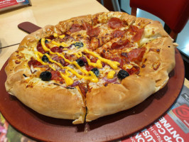 Pizza Hut Palacio Do Gelo food