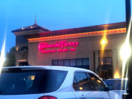 The Cheesecake Factory outside