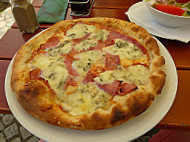 Pizzeria Goldene Waage food