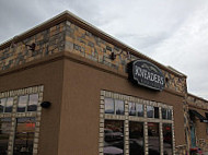 Kneaders Bakery Cafe outside