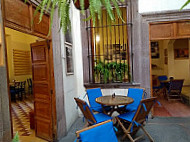 Cafe La Pizca inside