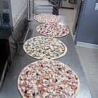 Pitti's Pizzeria food