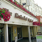 The Mechanical Elephant J D Wetherspoon outside