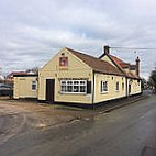 Hare And Hounds outside