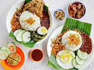 Nasi Lemak Cik Nonie food