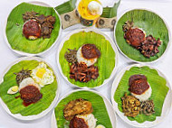 Nasi Lemak Mek Sambal Warisan food