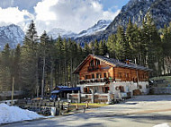 Rifugio Genziana outside