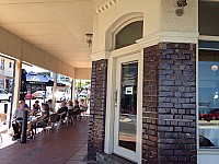 Brighton Jetty Cafe people