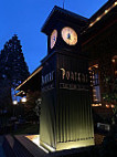 Porters Dining At The Depot inside