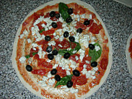 Pizza In Piazza food