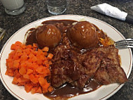 Yavis Family Restaurant food