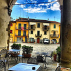 Barspaghetteria La Loggia Di Gliori Antonella E Bassetti Guido inside