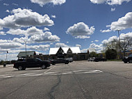 Hickory Run Service Plaza outside