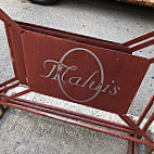 Cafe Maluis outside