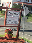 Fratelli's Pizza outside