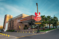 Rock & Feller's outside