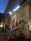 Domino's Pizza Hamburg Rotherbaum Harvestehude outside