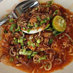 Mee Sotong Uwais food