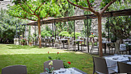 Restaurant de l'hotel du Cloitre Saint Louis food