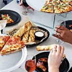 Round Table Pizza food