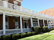 The Benton Club outside