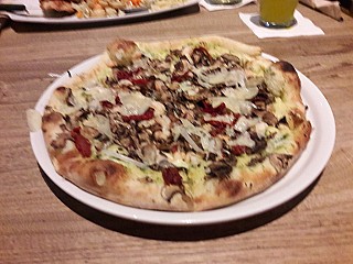 California Pizza Kitchen