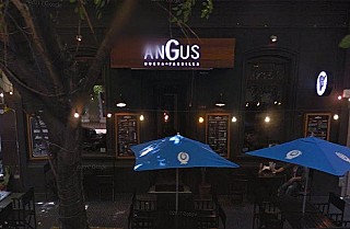 Angus Villa Urquiza