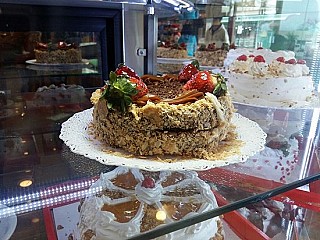 Panaderia Y Confiteria El Arbol Real