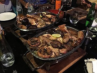 Entre Negros - Carnes Asadas