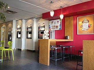 YoYo's Yogurt Cafe - Bloor