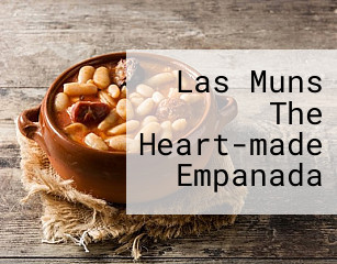 Las Muns The Heart-made Empanada