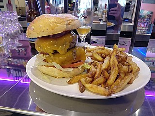 V8 American Diner