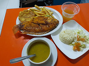 Cazuela Del Pacifico Comida De Mar De Pescaderia