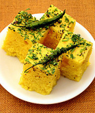 Gujju Live Dhokla Khichu.