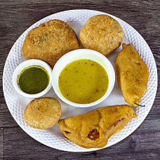 Sahuji Ki Special Kota Kachori And Gajak Bhandar