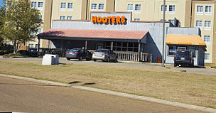 Hooters