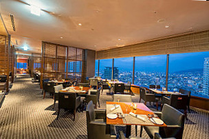 Restaurant Bar Level 36